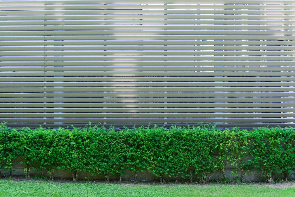 modern aluminum fencing