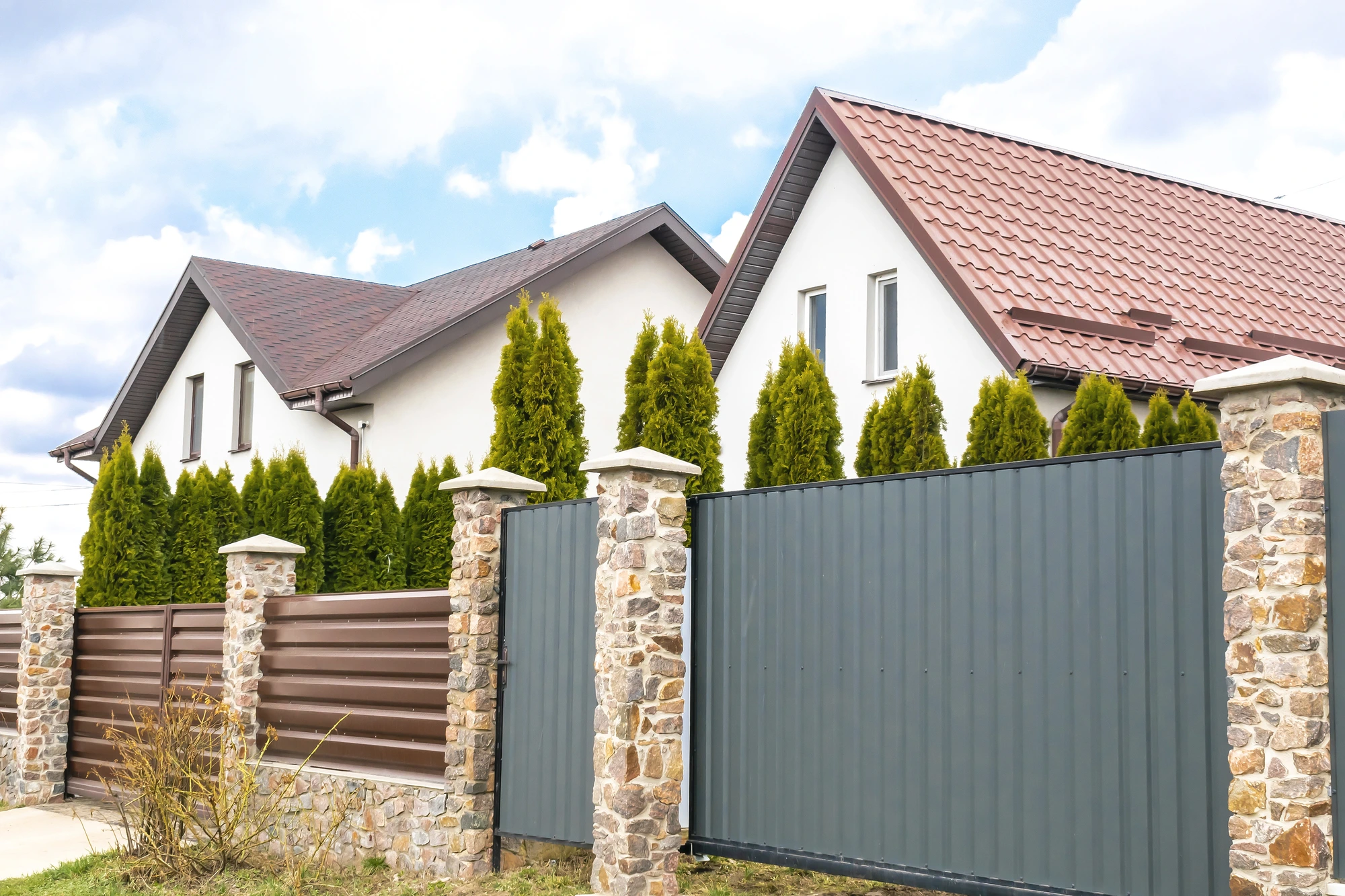 house with fence installed by a fence company in west palm beach